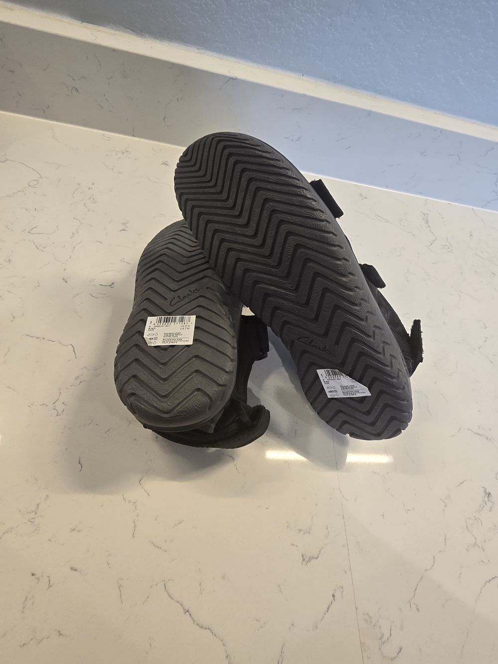 Clarks Men's Black Double-Strap Comfort Sandals - Picture 10 of 14